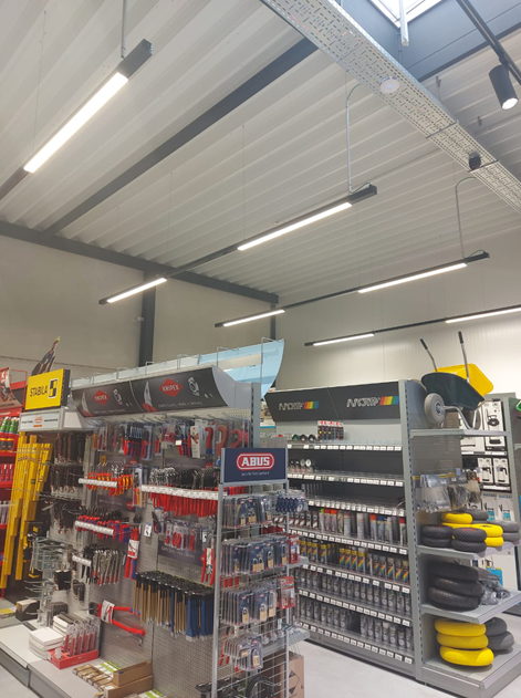 Showroom van bouwmarkt Madrico met professionele verlichting