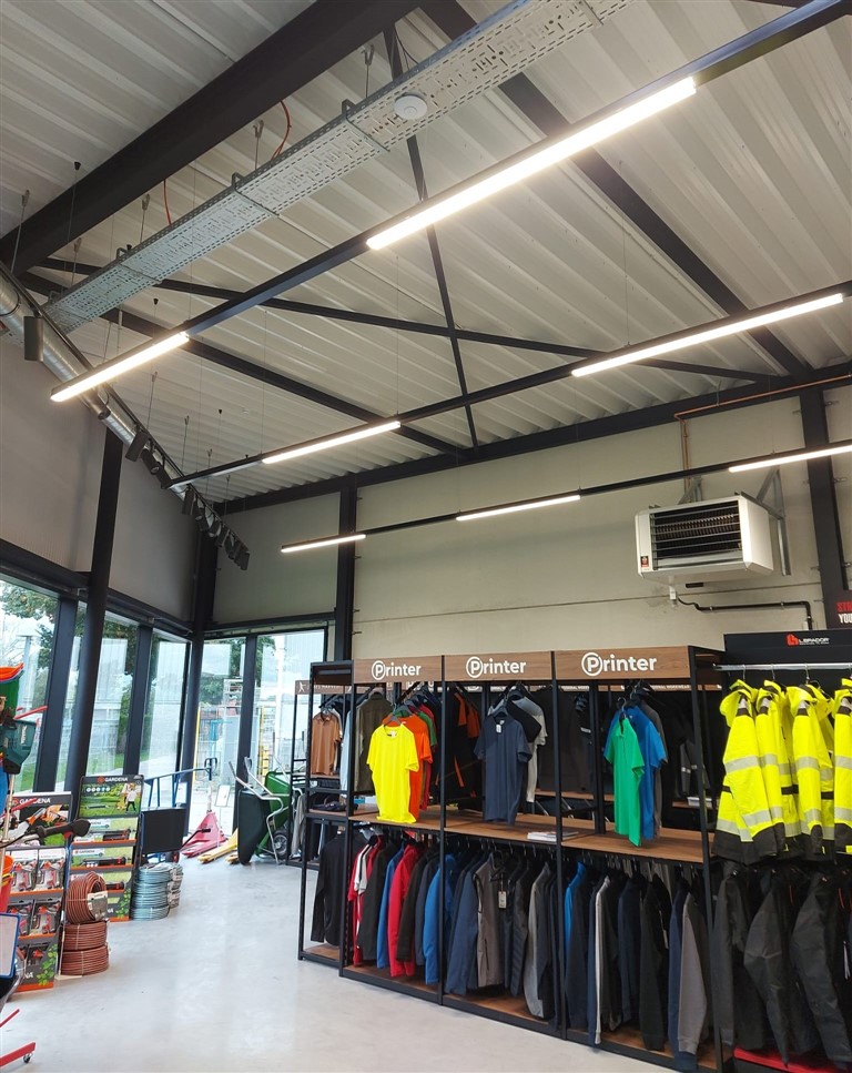 Showroom van bouwmarkt Madrico met professionele verlichting