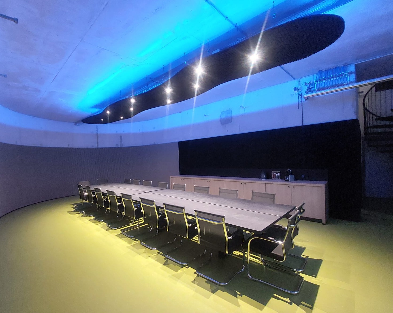 Sfeerverlichting voor gewelven in kerkinterieur Maastricht